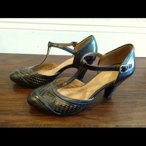 Naturalizer N5 Comfort Black Patent Strappy Heels